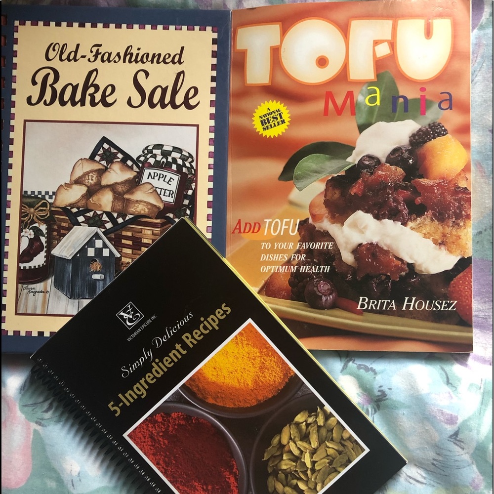 🐝3 cookbooks (approx $45 value). FREE🐝 with any $40+ order (before tax etc)